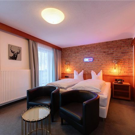 Hotel Pension Kirchplatz Sankt Anton am Arlberg Kültér fotó