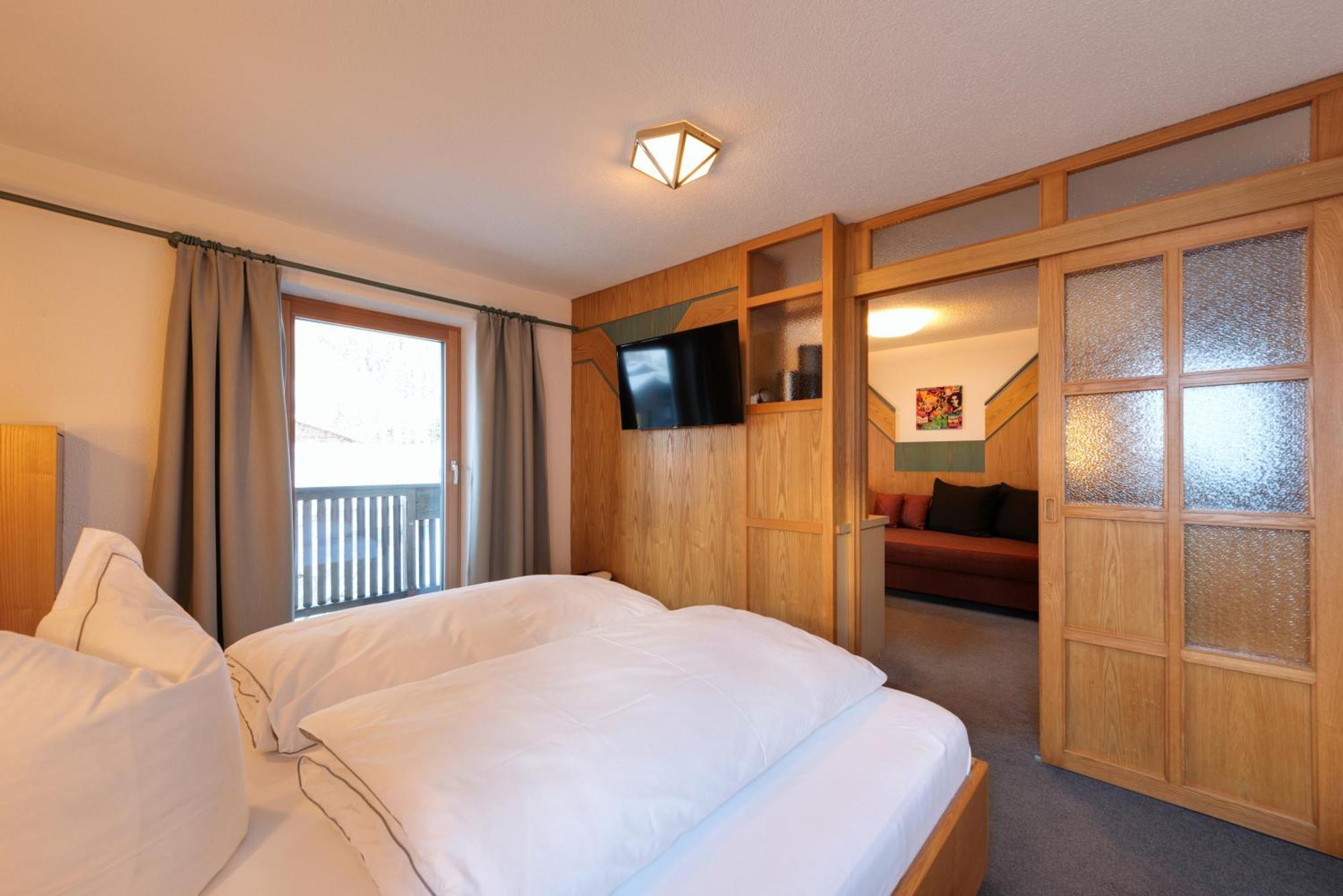 Hotel Pension Kirchplatz Sankt Anton am Arlberg Szoba fotó
