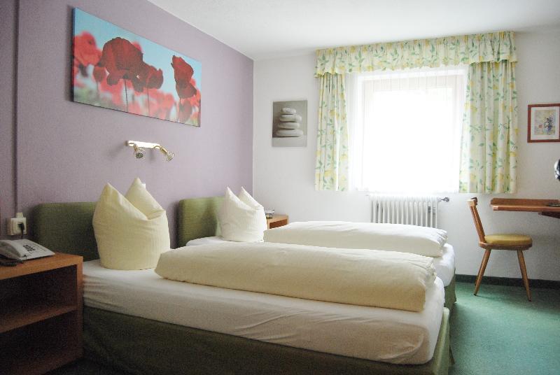 Hotel Pension Kirchplatz Sankt Anton am Arlberg Kültér fotó